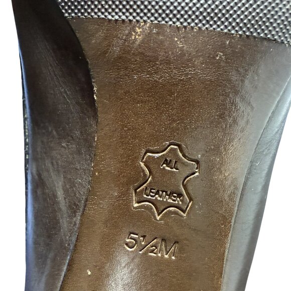 Tory Burch “Rita” Brown Leather Heels | Logo Detail | Size 5.5M - Picture 7 of 8